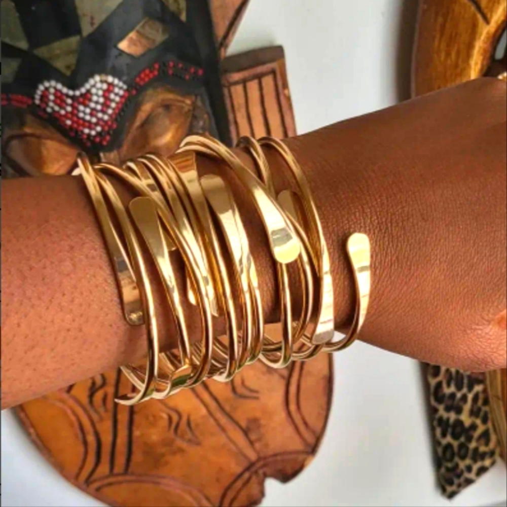 Elegant Gold Bangle Set Of 6